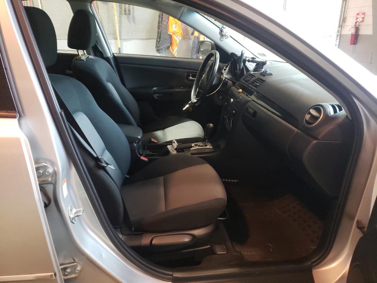 Photo 5 from auction – 2007 MAZDA 3 I with VIN JM1BK32FX71731870