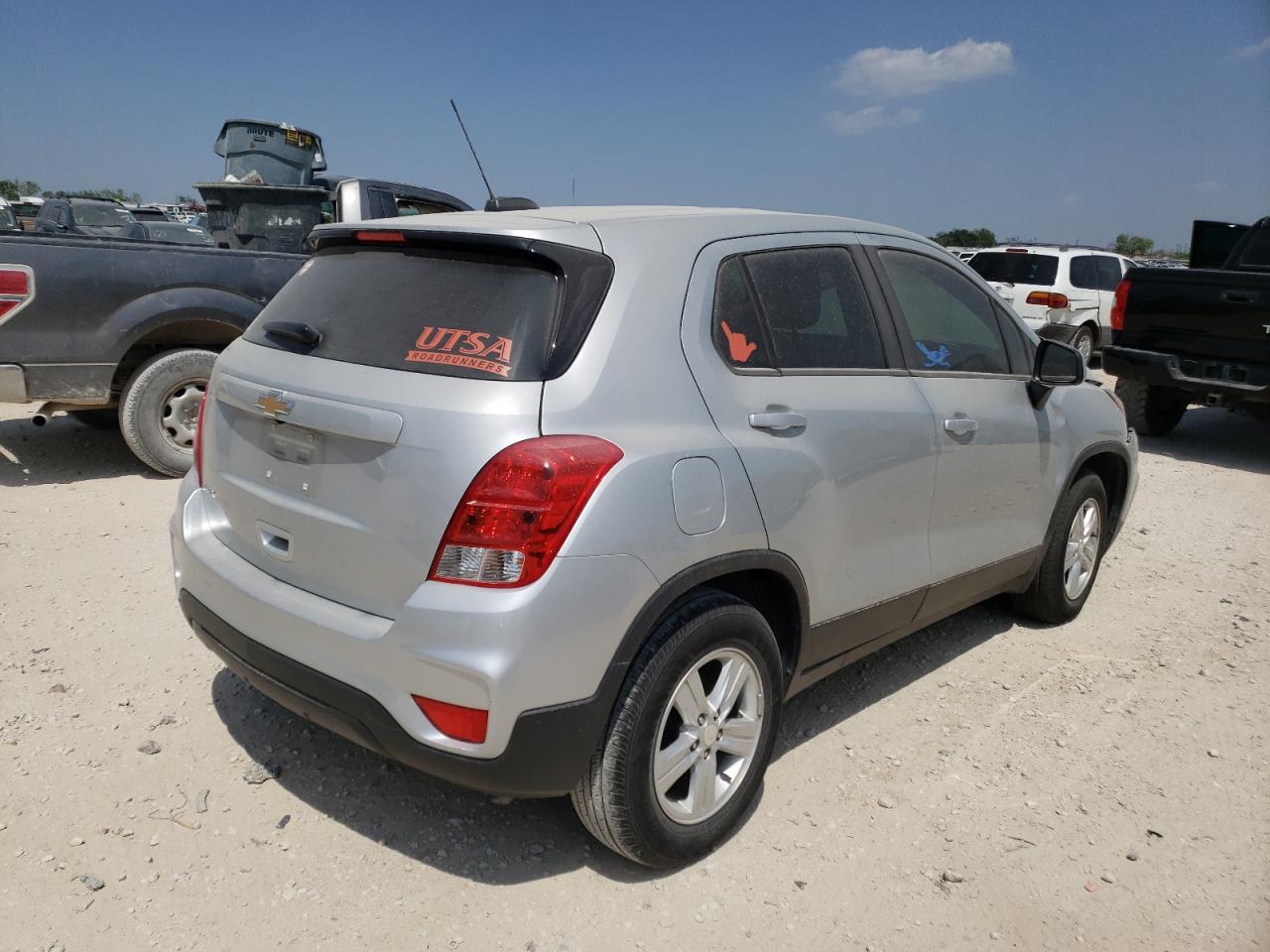 Photo 4 from auction – 2019 CHEVROLET TRAX LS with VIN 3GNCJKSB9KL311024