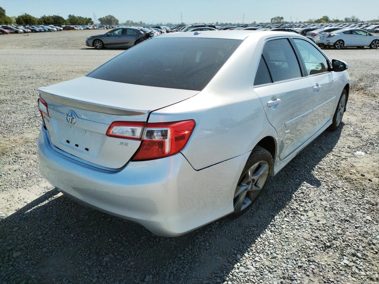 Photo 4 from auction – 2014 TOYOTA CAMRY L with VIN 4T1BF1FKXEU750930