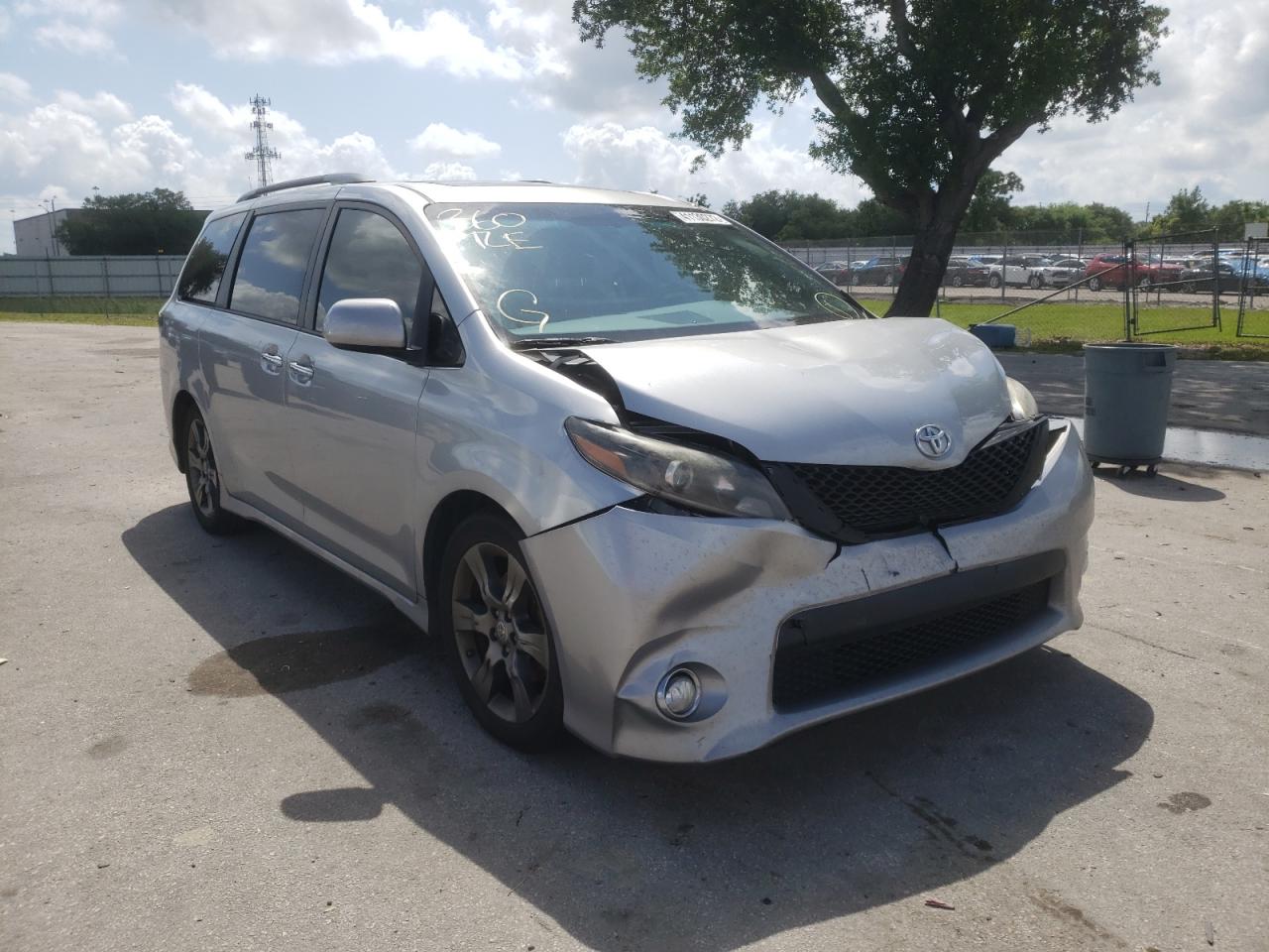TOYOTA SIENNA SE 2016 with VIN 5TDXK3DC8GS721673 - Photo from auction