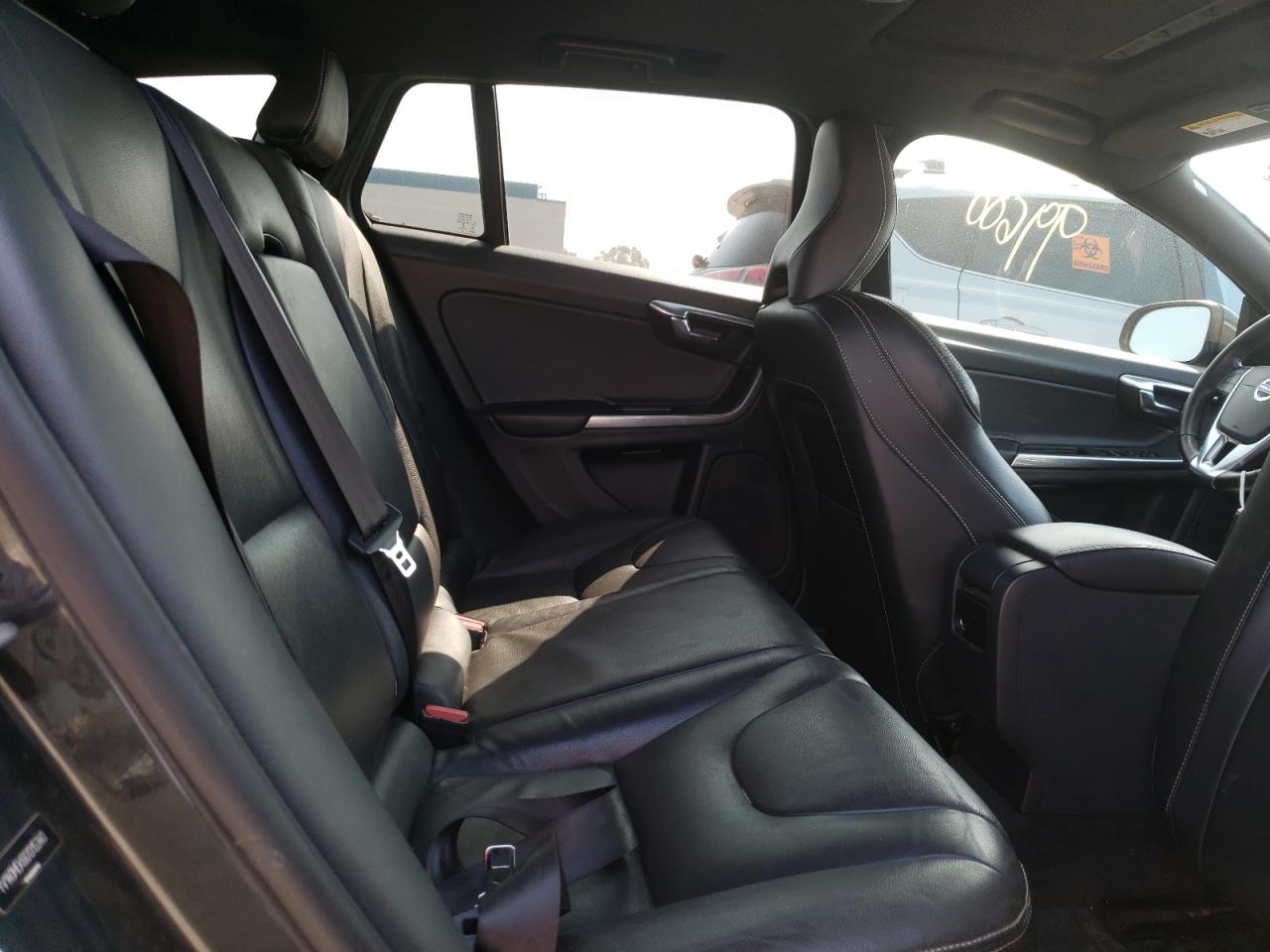 Photo 6 from auction – 2016 VOLVO V60 T5 PRE with VIN YV140MEK6G1315340