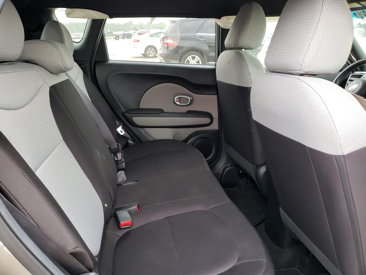 Photo 6 from auction – 2016 KIA SOUL with VIN KNDJN2A23G7382415