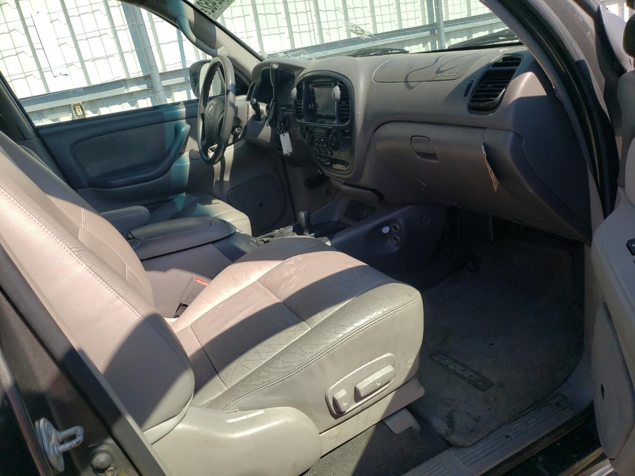 Photo 5 from auction – 2003 TOYOTA SEQUOIA SR with VIN 5TDBT44AX3S199540