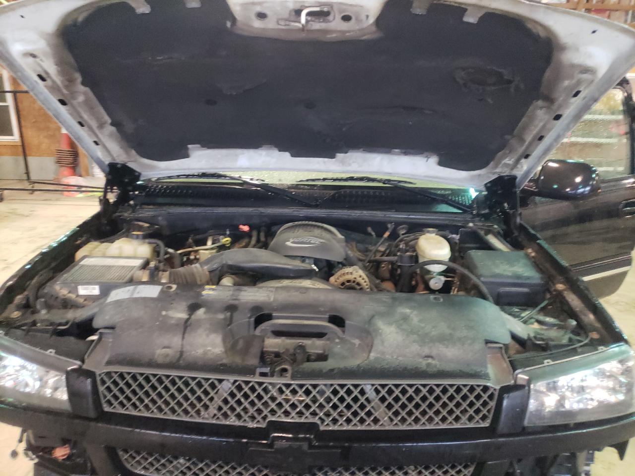 Photo 7 from auction – 2004 CHEVROLET SILVERADO with VIN 1GCEK19T94Z330501