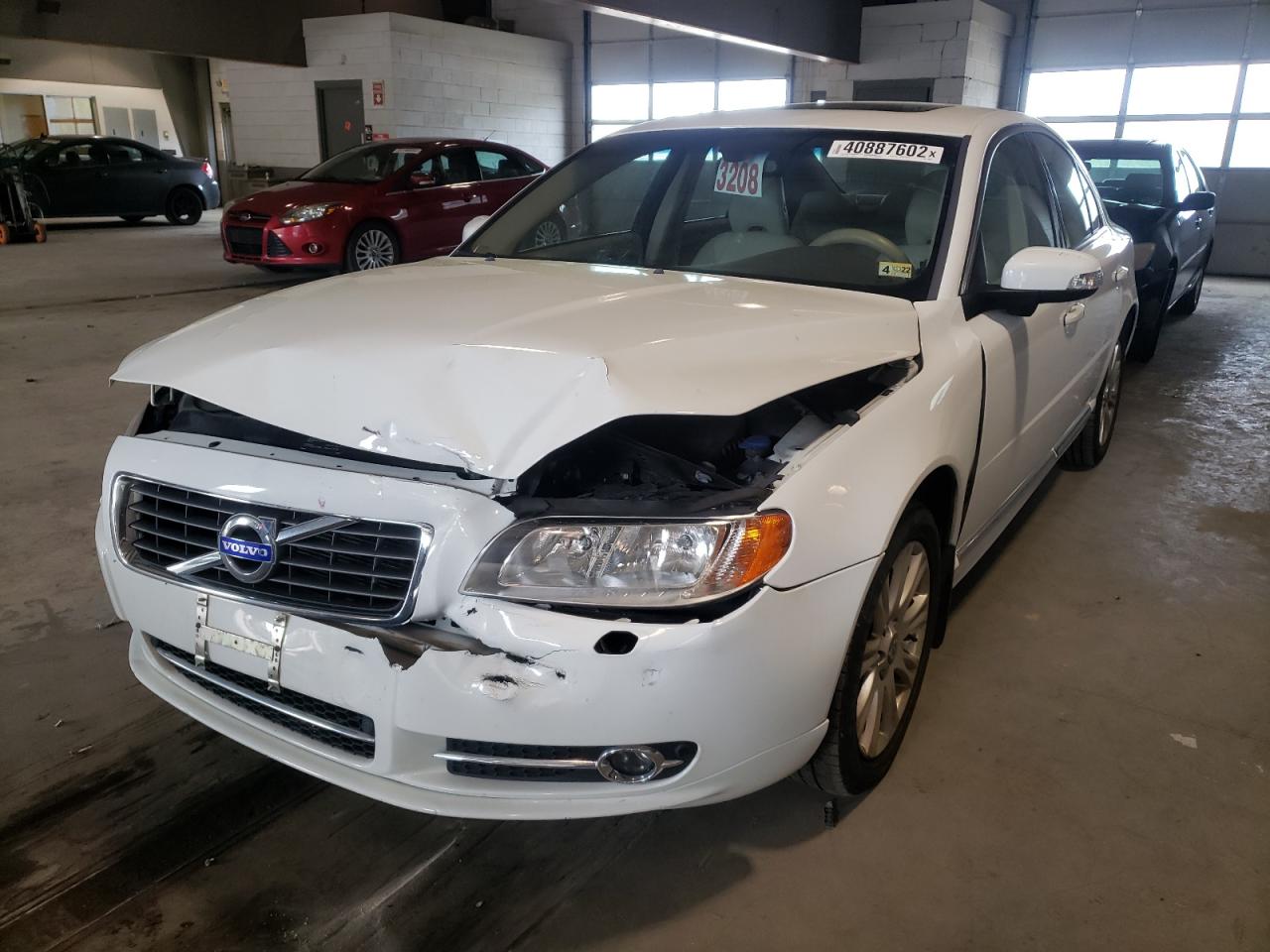 Photo 2 from auction – 2011 VOLVO S80 3.2 with VIN YV1952AS7B1146200