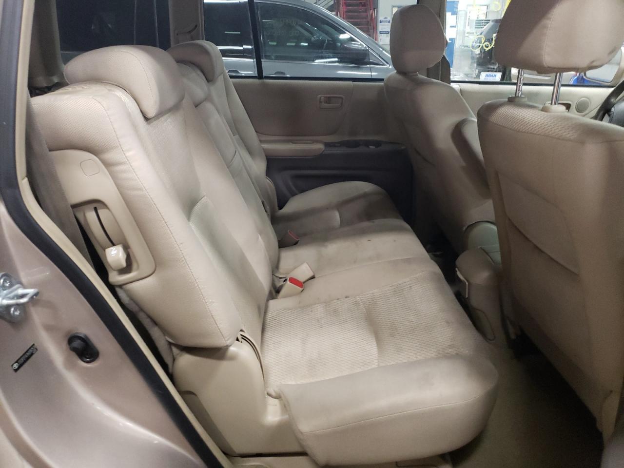 Photo 6 from auction – 2006 TOYOTA HIGHLANDER with VIN JTEDP21A760097539