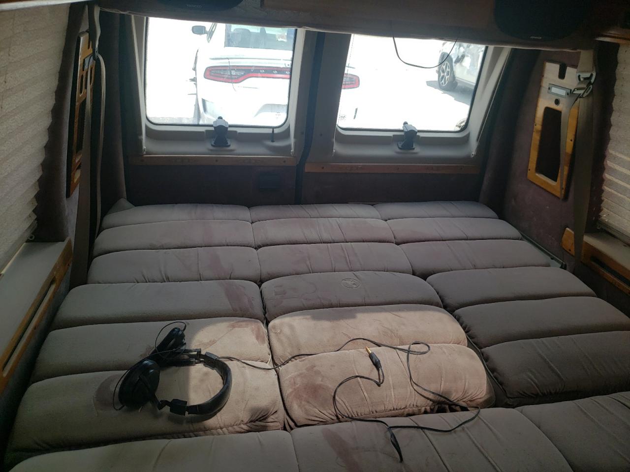 Photo 9 from auction – 1994 FORD ECONOLINE with VIN 1FDEE14H2RHB76846