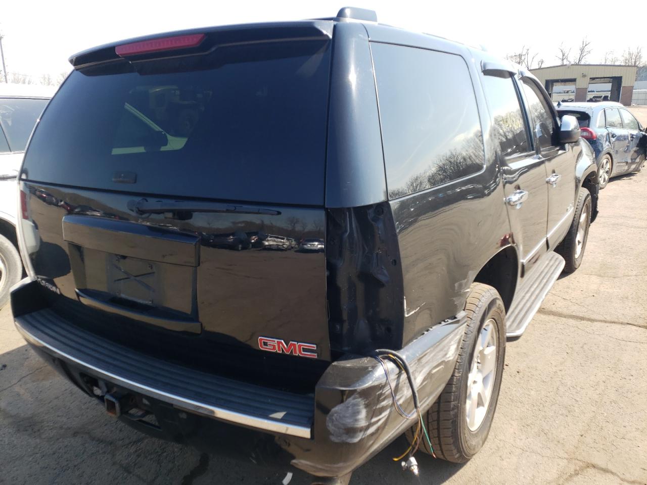 Photo 4 from auction – 2007 GMC YUKON DENA with VIN 1GKFK63857J334770