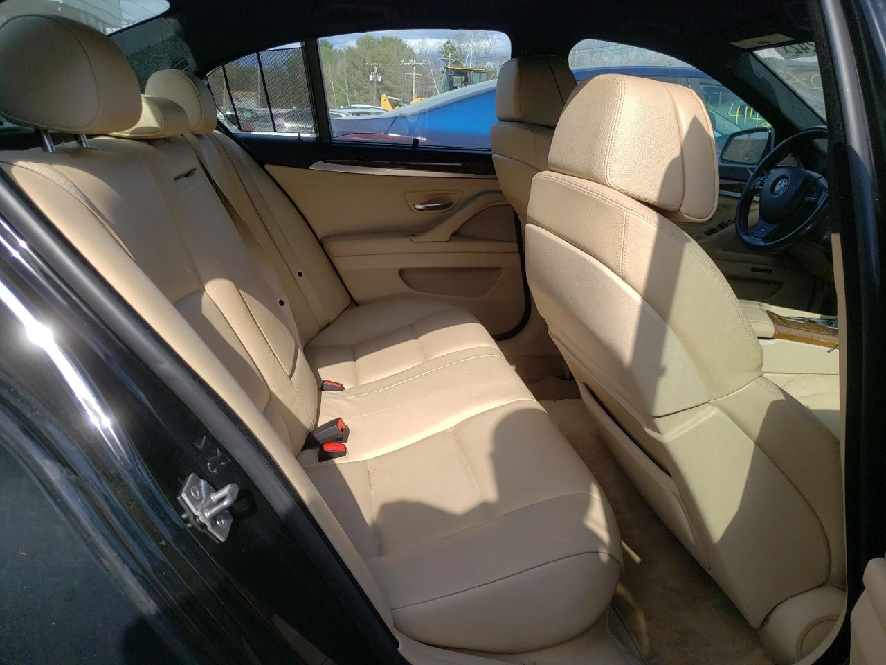 Photo 6 from auction – 2011 BMW 535 XI with VIN WBAFU7C58BC872391