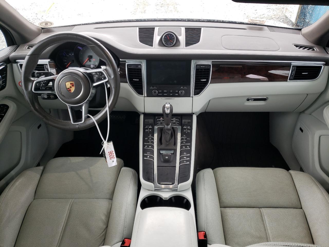 Photo 9 from auction – 2017 PORSCHE MACAN S with VIN WP1AB2A56HLB15165