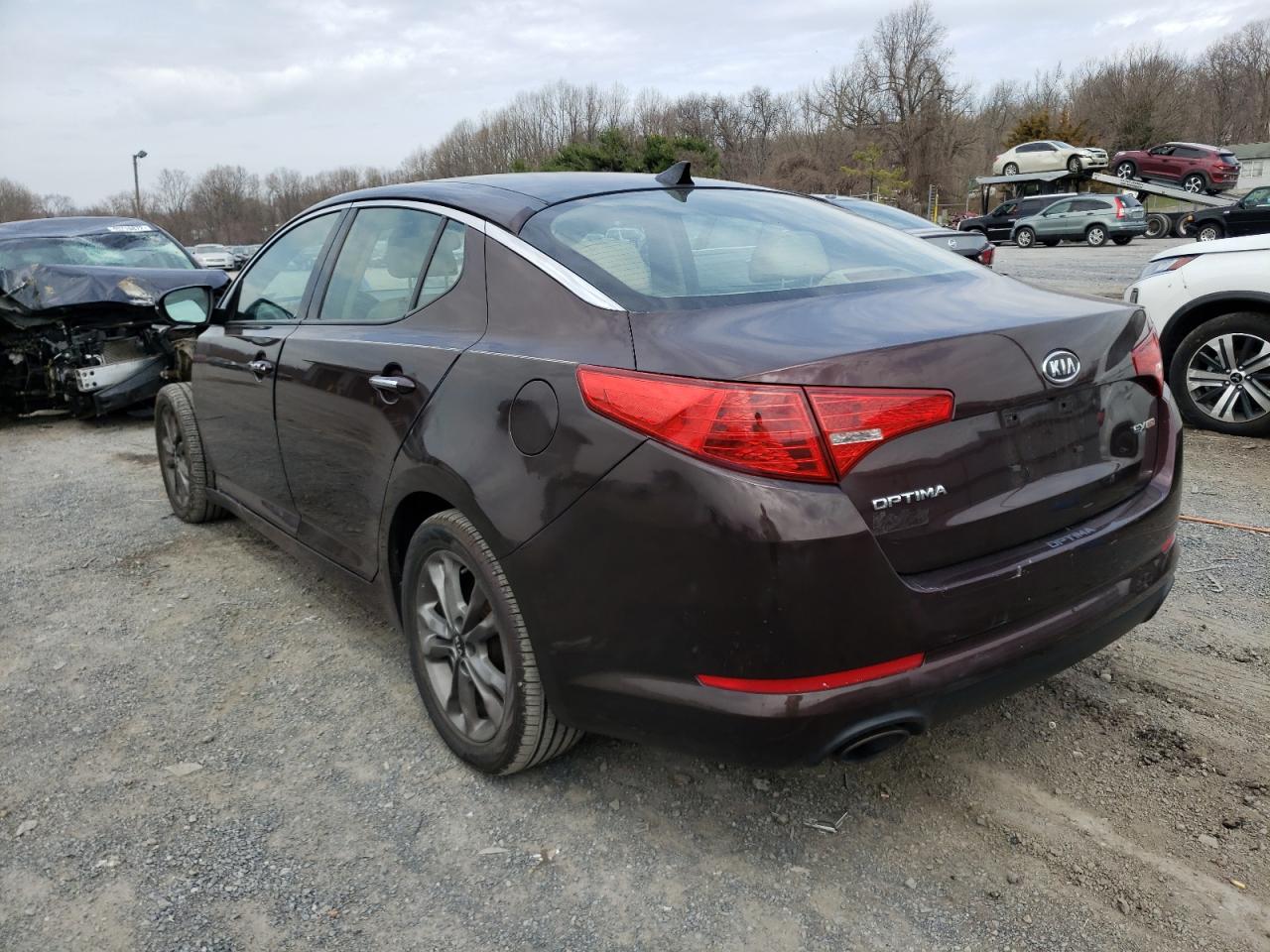 Photo 3 from auction – 2011 KIA OPTIMA EX with VIN KNAGN4A77B5117547