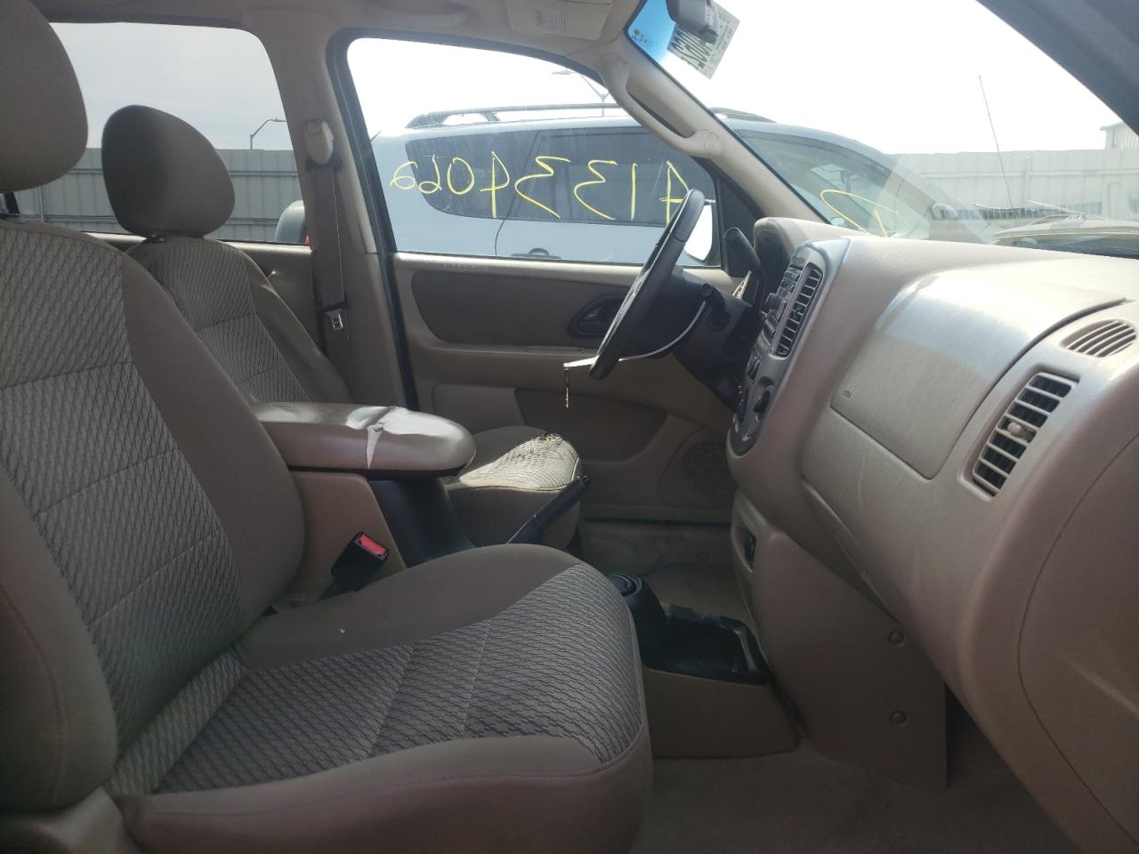 Photo 5 from auction – 2003 FORD ESCAPE XLT with VIN 1FMYU93173KC42482