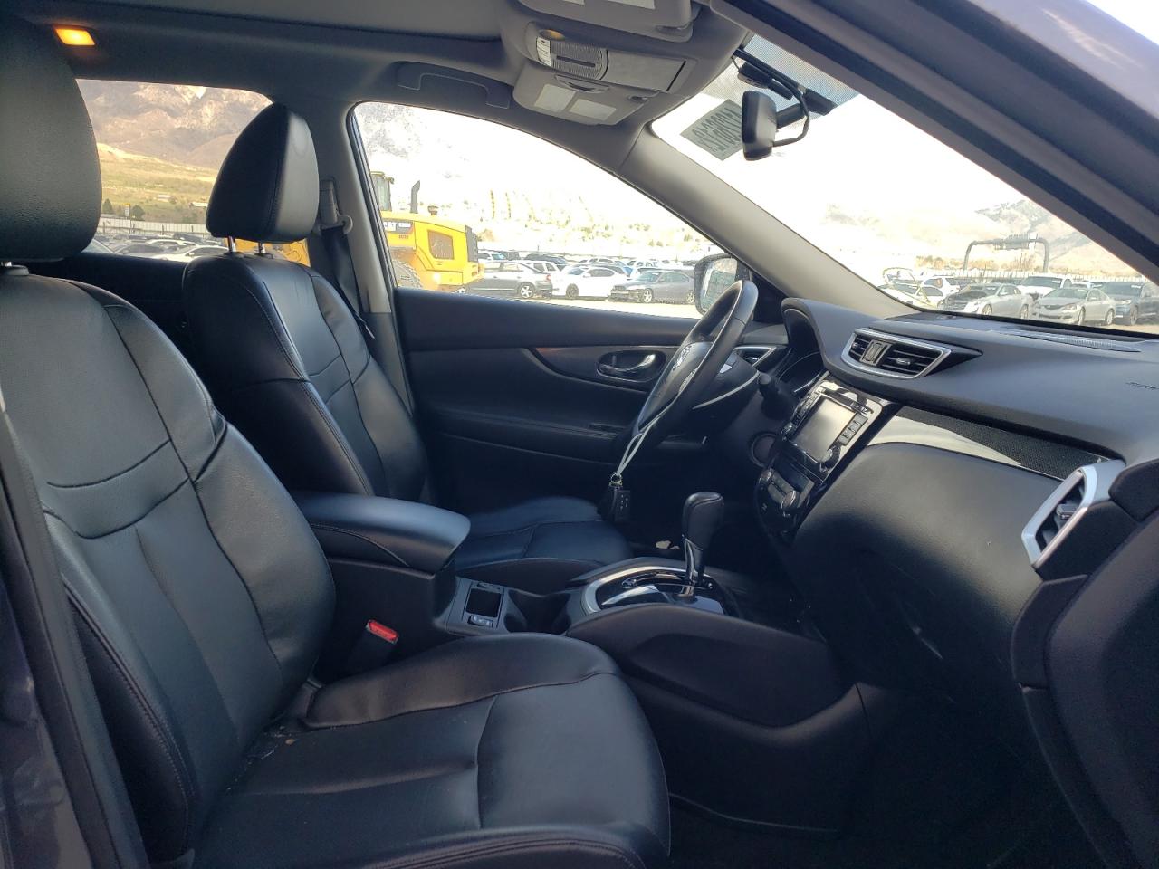 Photo 5 from auction – 2015 NISSAN ROGUE S with VIN 5N1AT2MVXFC887056