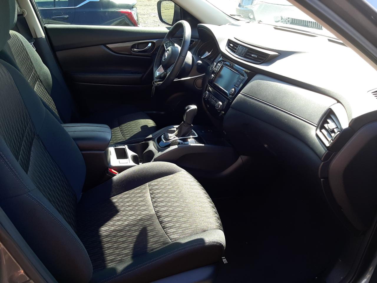 Photo 5 from auction – 2019 NISSAN ROGUE S with VIN 5N1AT2MT2KC764229