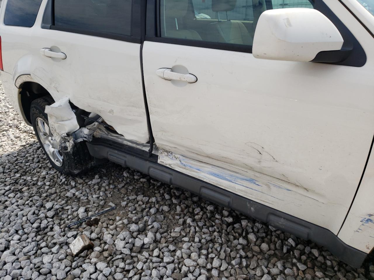 Photo 9 from auction – 2011 FORD ESCAPE LIM with VIN 1FMCU9EG4BKA22940