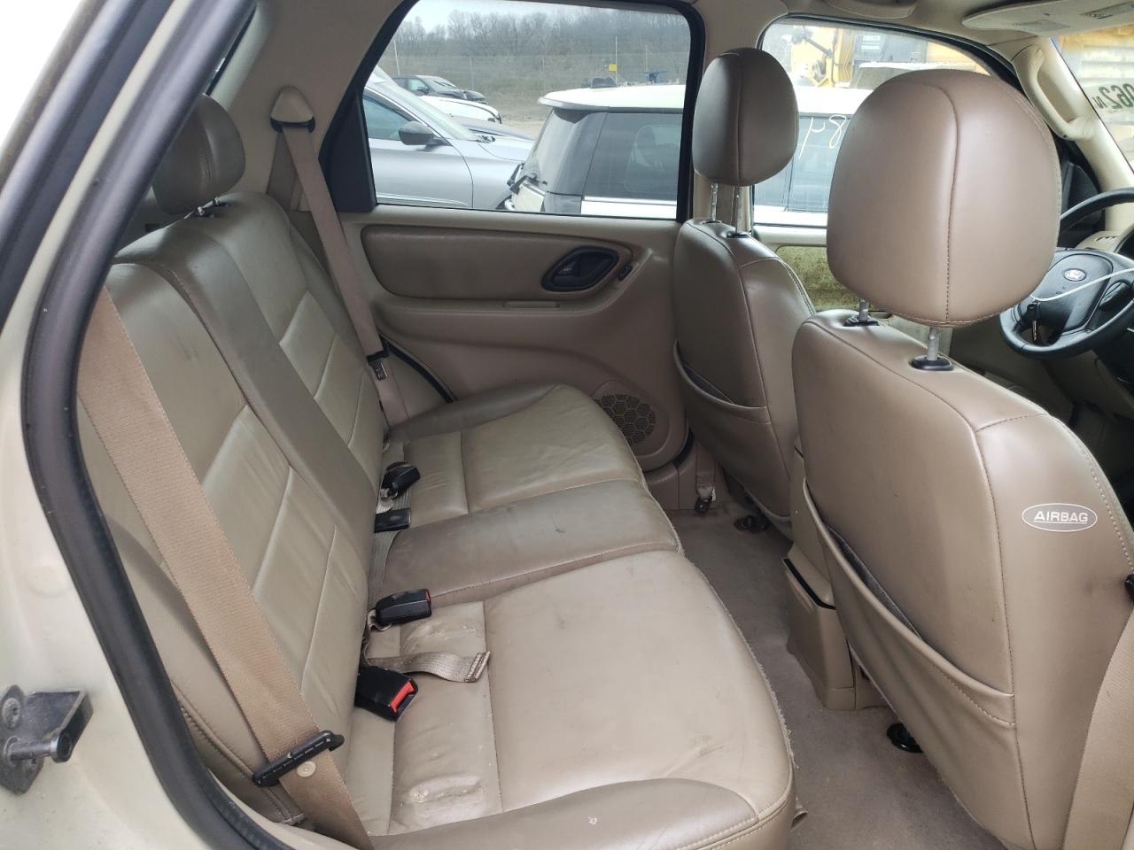 Photo 6 from auction – 2004 FORD ESCAPE LIM with VIN 1FMCU94134KB08322
