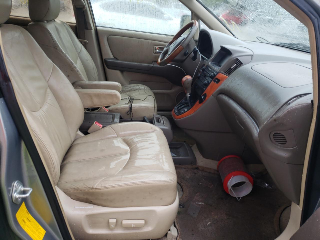 Photo 5 from auction – 2001 LEXUS RX 300 with VIN JTJGF10U310113011