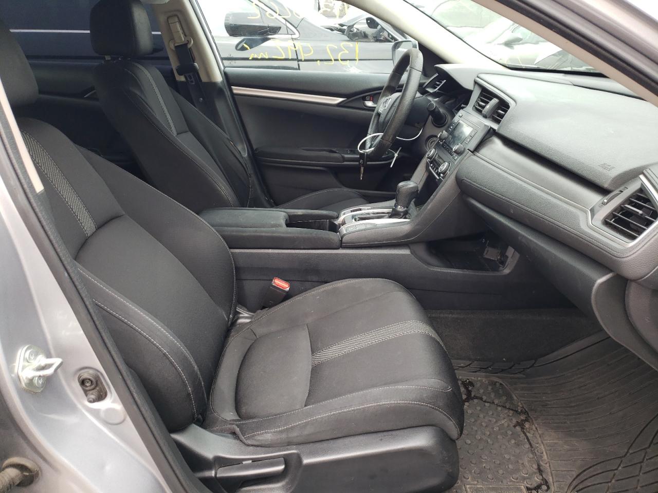 Photo 5 from auction – 2016 HONDA CIVIC LX with VIN 19XFC2F52GE030876