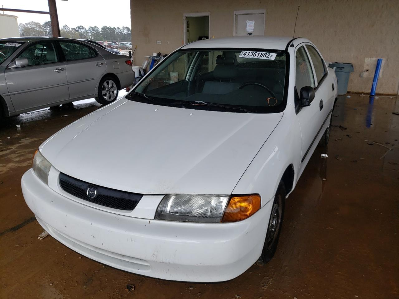 Photo 2 from auction – 1998 MAZDA PROTEGE DX with VIN JM1BC1410W0211619