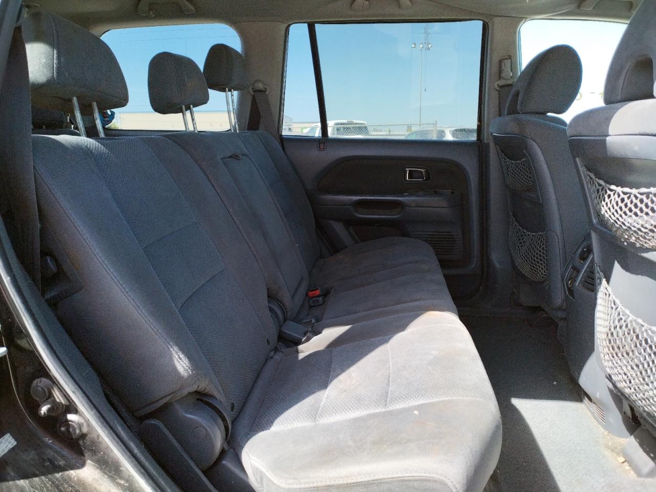 Photo 6 from auction – 2006 HONDA PILOT EX with VIN 2HKYF18466H512534