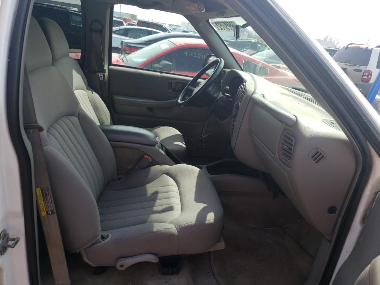 Photo 5 from auction – 2004 CHEVROLET BLAZER with VIN 1GNCS13X94K142872
