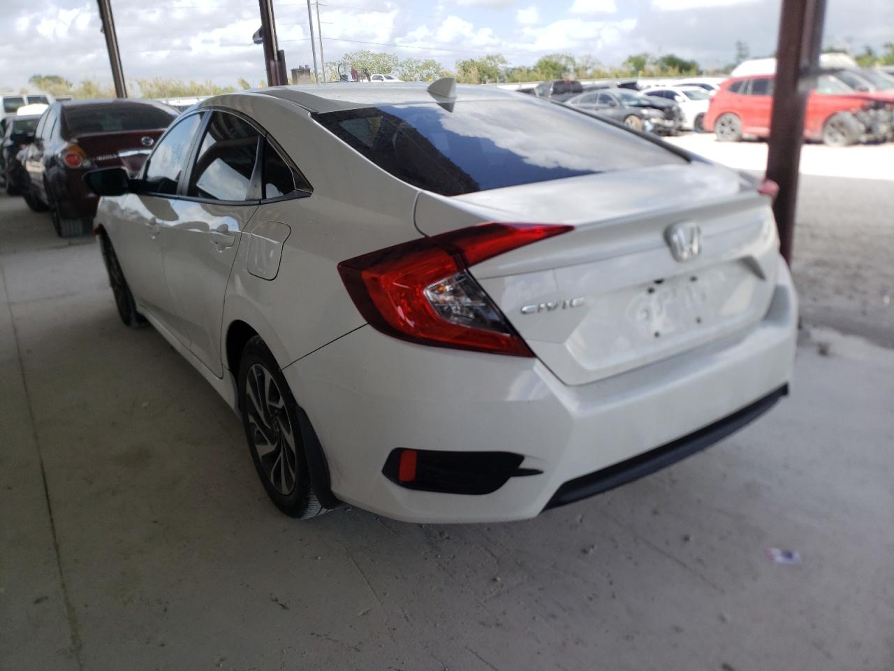 Photo 3 from auction – 2017 HONDA CIVIC EX with VIN 19XFC2F70HE211641