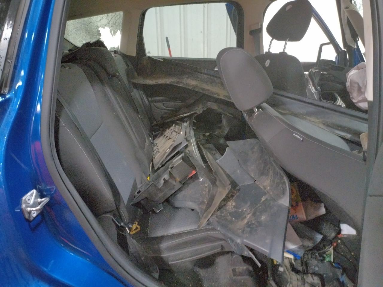 Photo 6 from auction – 2017 FORD ESCAPE SE with VIN 1FMCU9G92HUB43901
