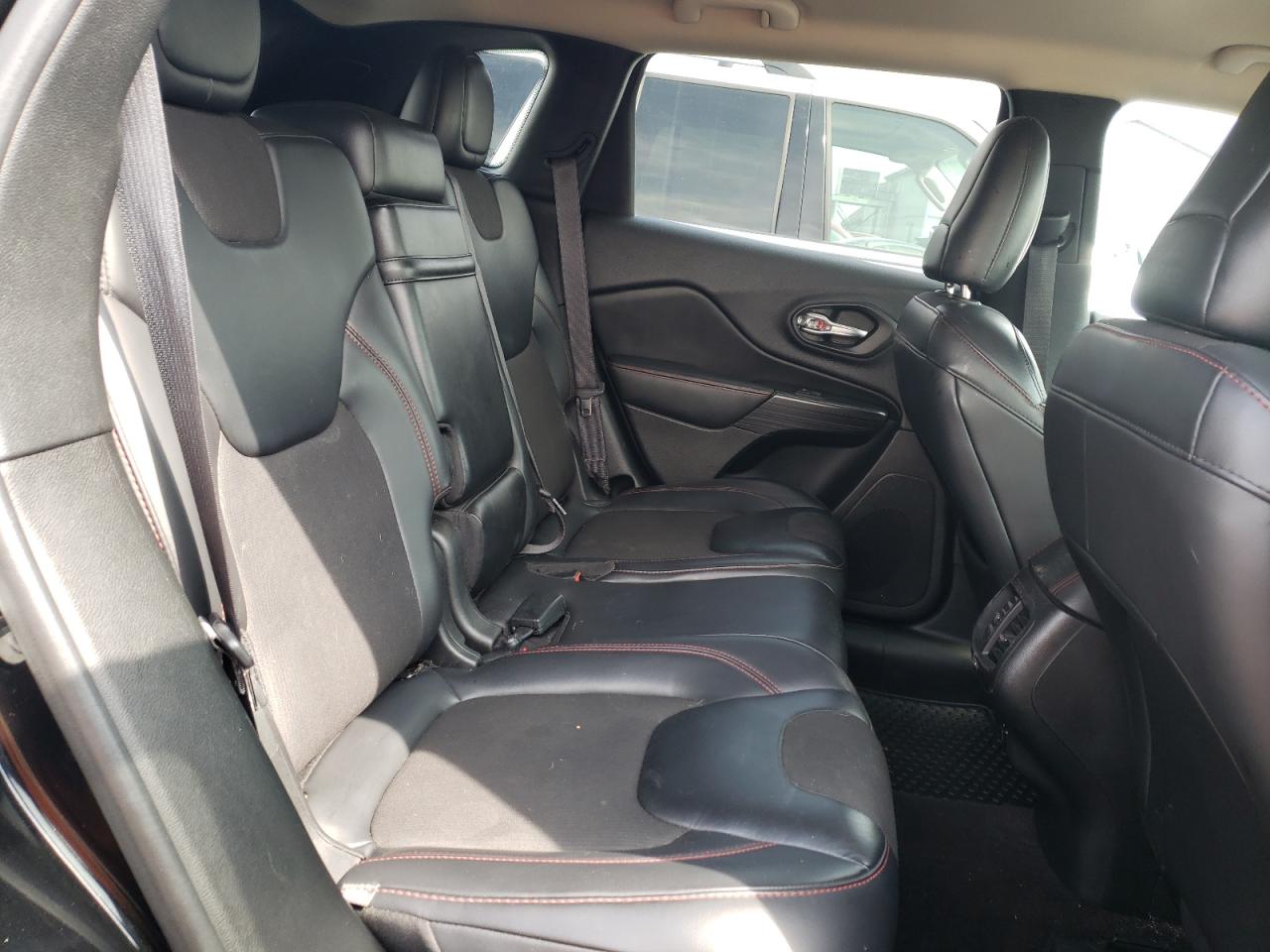 Photo 6 from auction – 2017 JEEP CHEROKEE T with VIN 1C4PJMBS0HW558411