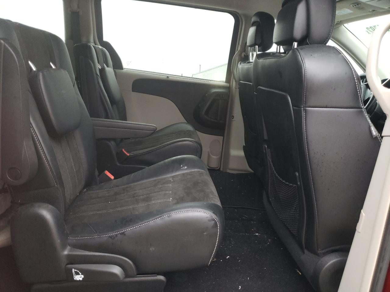 Photo 6 from auction – 2015 CHRYSLER TOWN & COU with VIN 2C4RC1JG4FR677860
