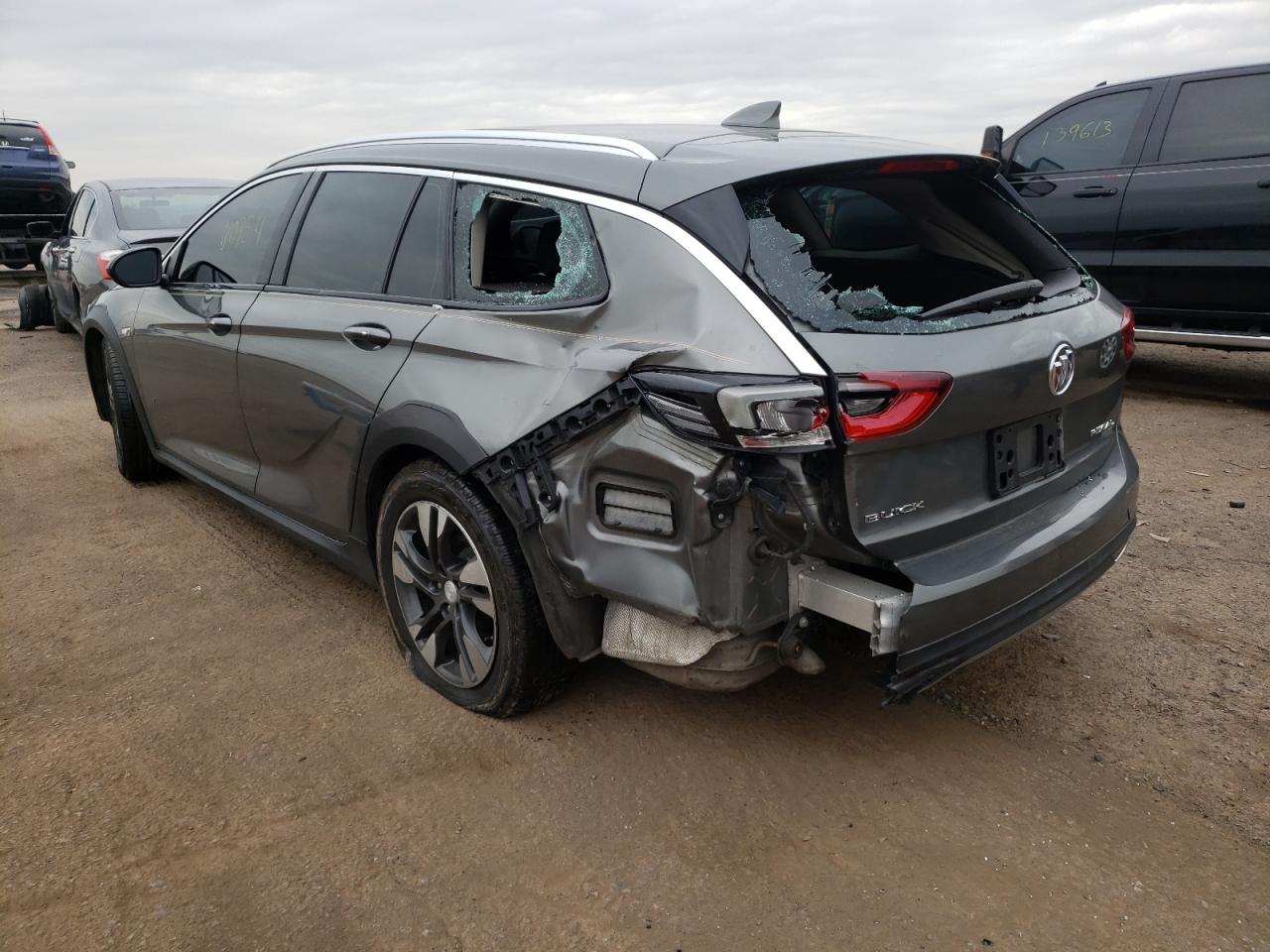 Photo 3 from auction – 2018 BUICK REGAL TOUR with VIN W04GU8SX3J1176946