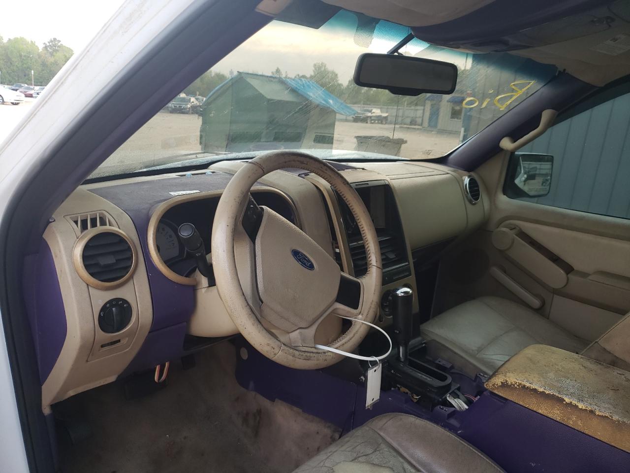 Photo 9 from auction – 2006 FORD EXPLORER E with VIN 1FMEU64E16UA81882