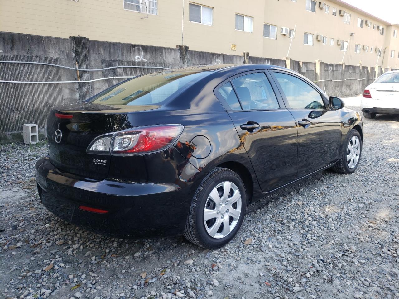Photo 4 from auction – 2012 MAZDA 3 I with VIN JM1BL1UF5C1684210