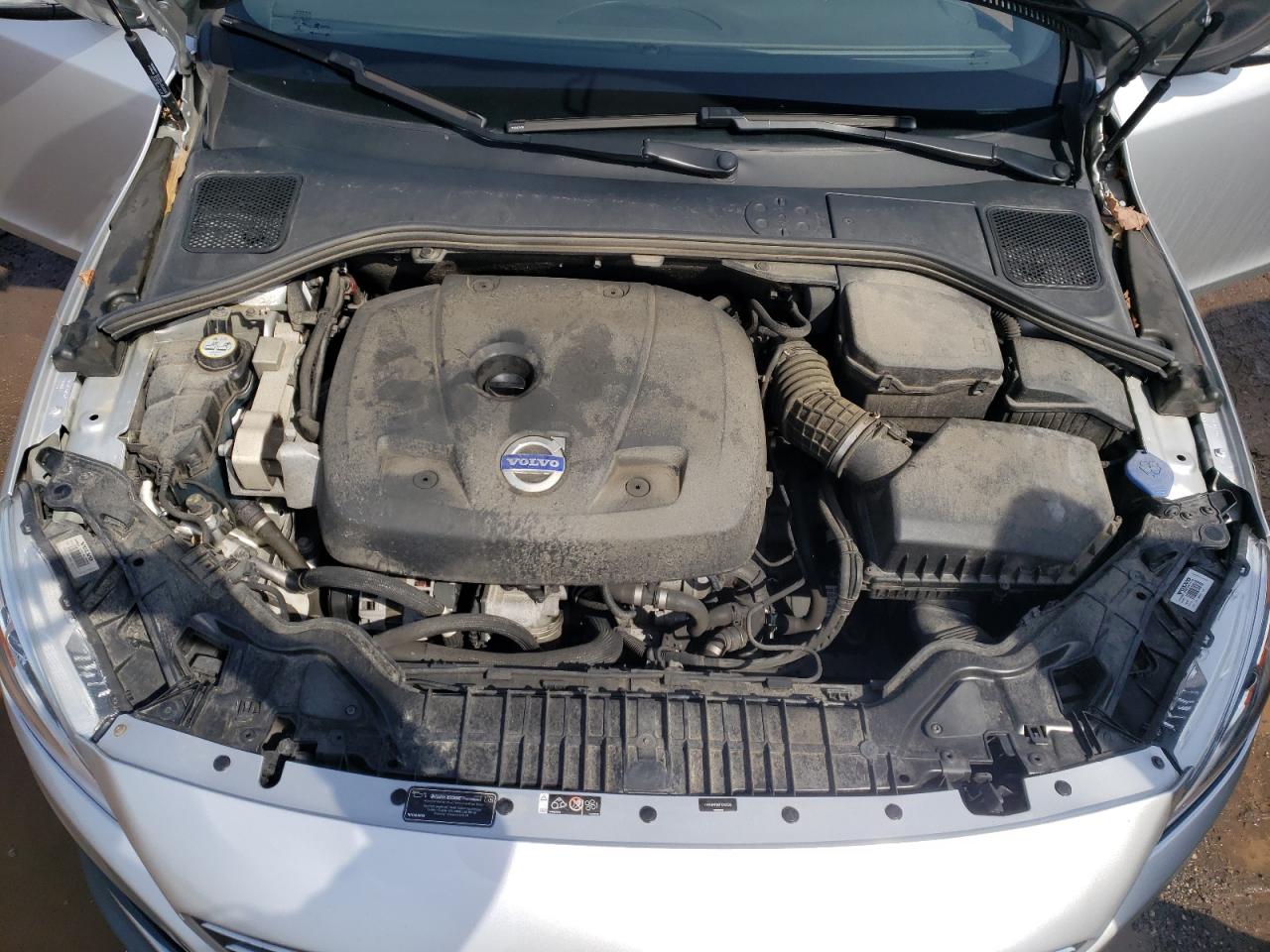 Photo 7 from auction – 2015 VOLVO S60 PLATIN with VIN YV149MFD6F1316539
