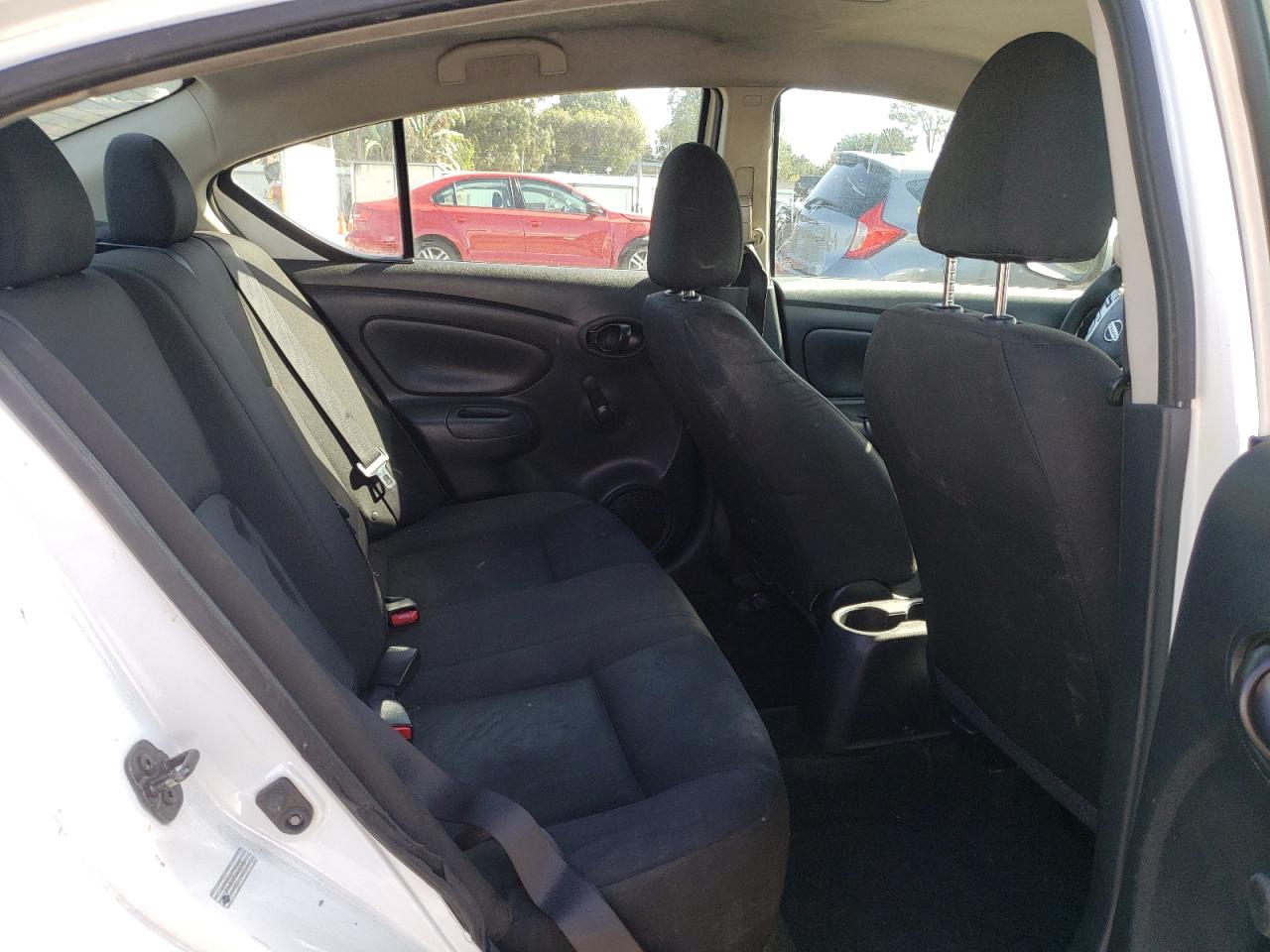 Photo 6 from auction – 2018 NISSAN VERSA S with VIN 3N1CN7AP8JL835063