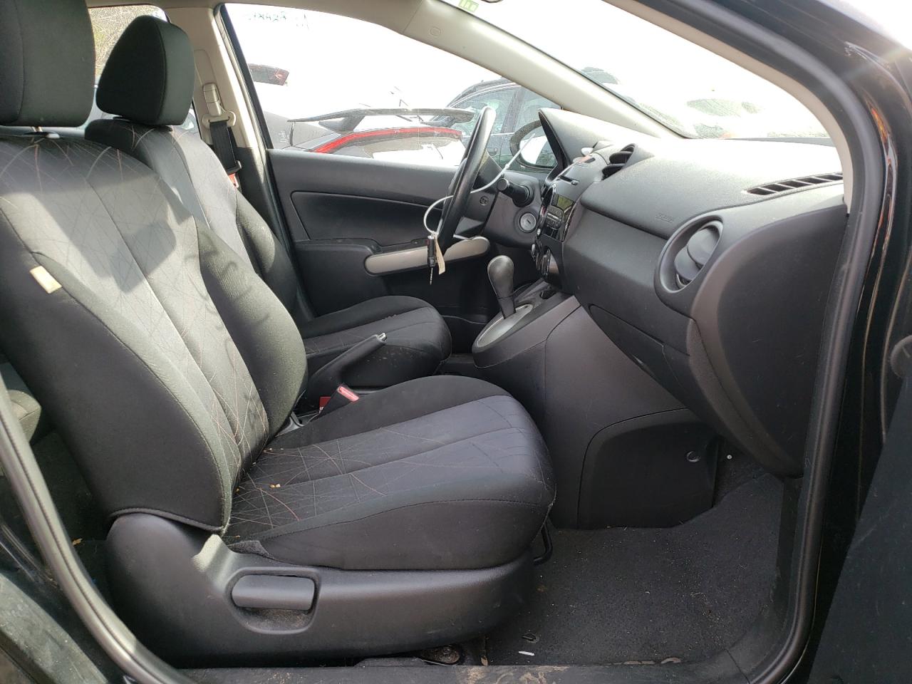 Photo 5 from auction – 2013 MAZDA MAZDA2 with VIN JM1DE1KY1D0170014
