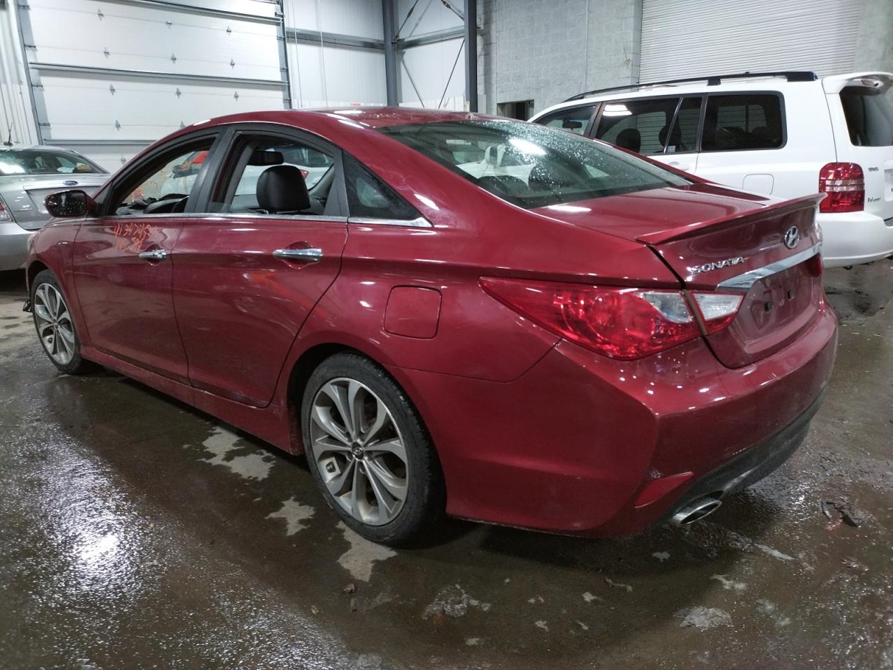 Photo 3 from auction – 2014 HYUNDAI SONATA SE with VIN 5NPEC4AC5EH820579