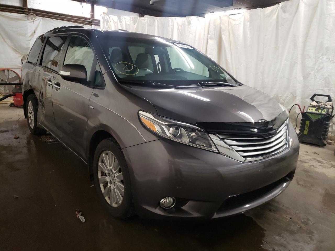 TOYOTA SIENNA XLE 2016 with VIN 5TDDK3DC6GS136383 - Photo from auction