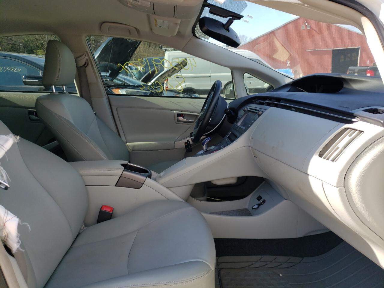 Photo 5 from auction – 2013 TOYOTA PRIUS with VIN JTDKN3DU3D0343979