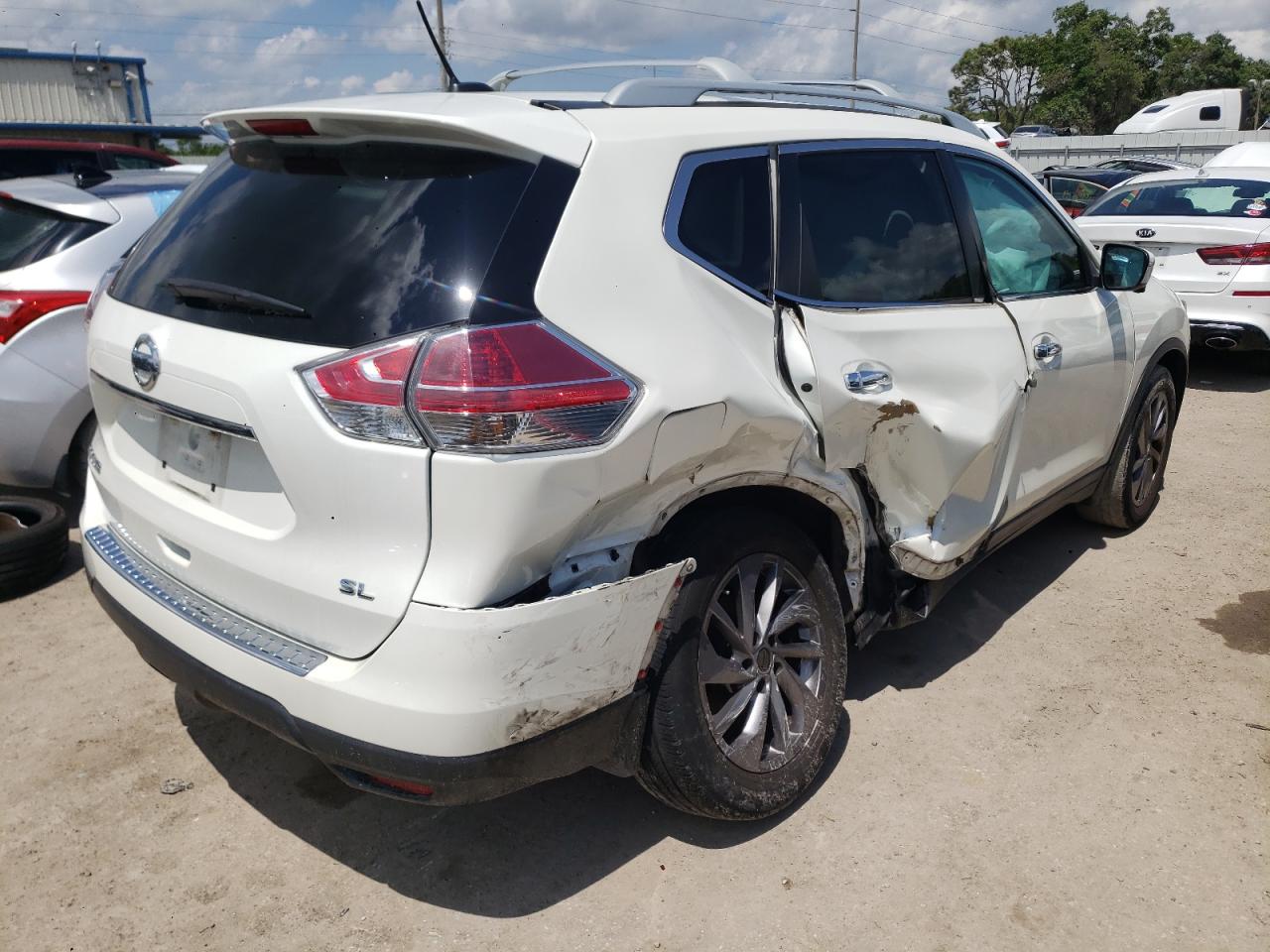 Photo 4 from auction – 2016 NISSAN ROGUE S with VIN 5N1AT2MT0GC735903