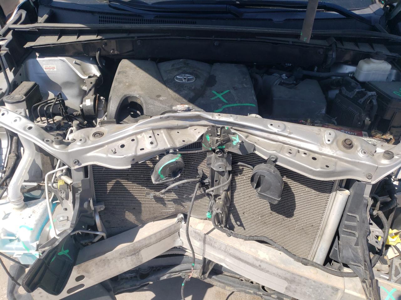 Photo 7 from auction – 2018 TOYOTA HIGHLANDER with VIN 5TDZZRFH1JS266253