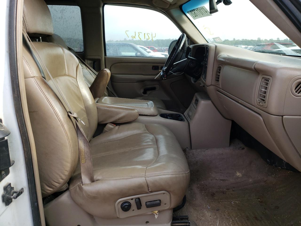 Photo 5 from auction – 2001 CHEVROLET SILVERADO with VIN 2GCEK19T011385679