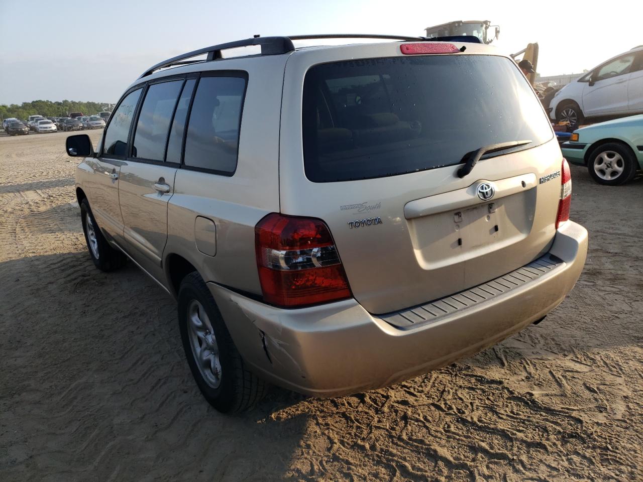 Photo 3 from auction – 2004 TOYOTA HIGHLANDER with VIN JTEGD21A940092779