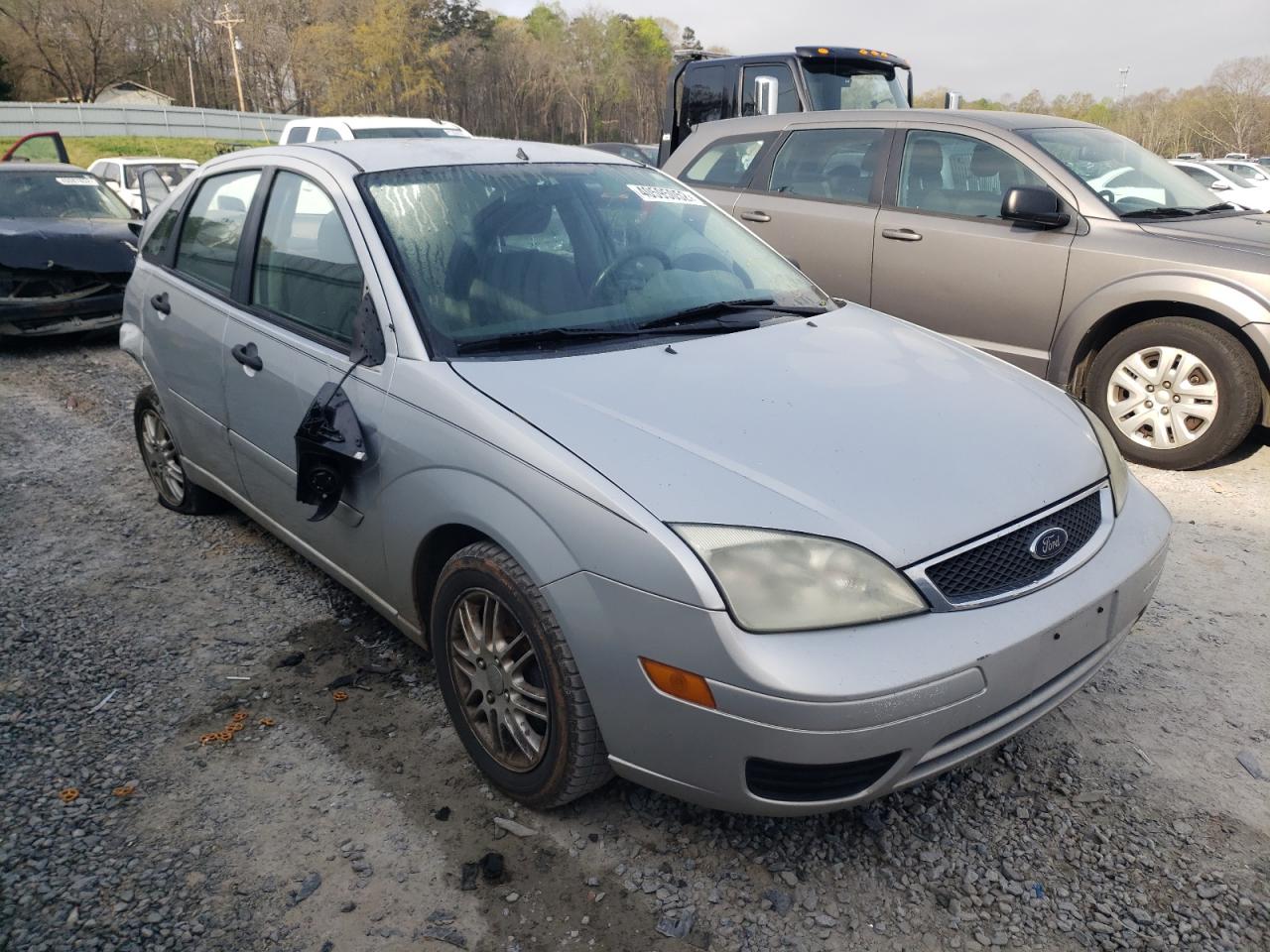 FORD FOCUS ZX4 2005 with VIN 1FAFP34N65W117136 - Photo from auction