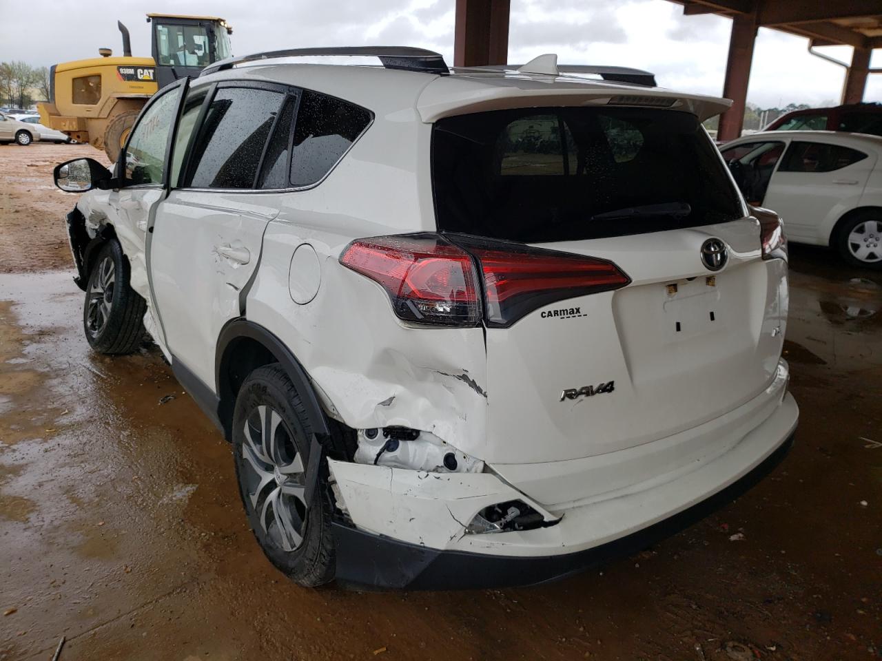 Photo 3 from auction – 2018 TOYOTA RAV4 LE with VIN JTMZFREV9JJ172375