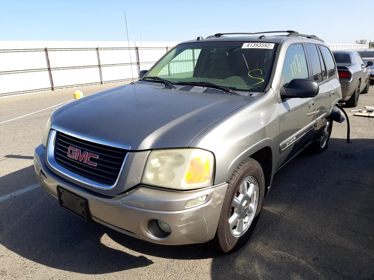 Photo 2 from auction – 2005 GMC ENVOY with VIN 1GKDT13S352125926