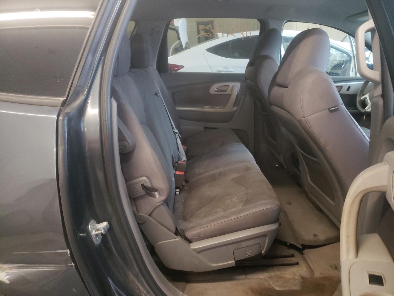 Photo 6 from auction – 2011 CHEVROLET TRAVERSE L with VIN 1GNKREED0BJ279428