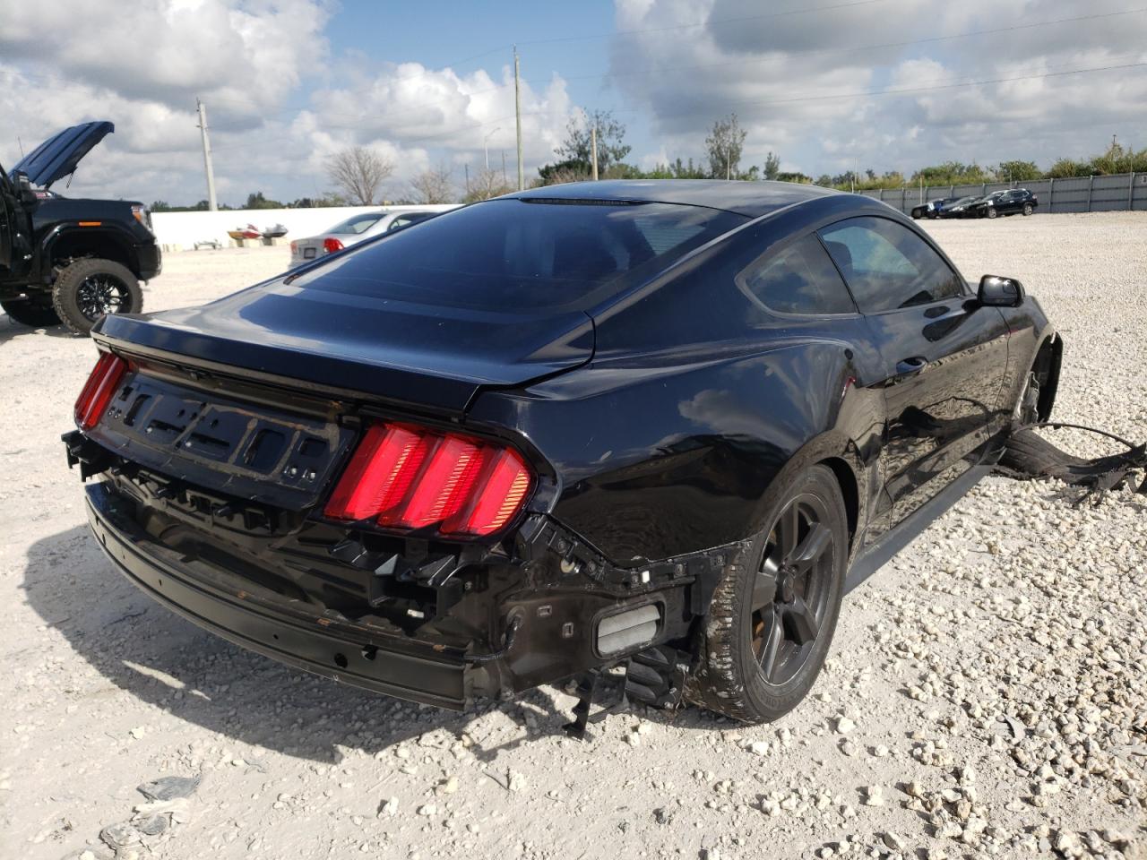 Photo 4 from auction – 2015 FORD MUSTANG with VIN 1FA6P8AM7F5336784