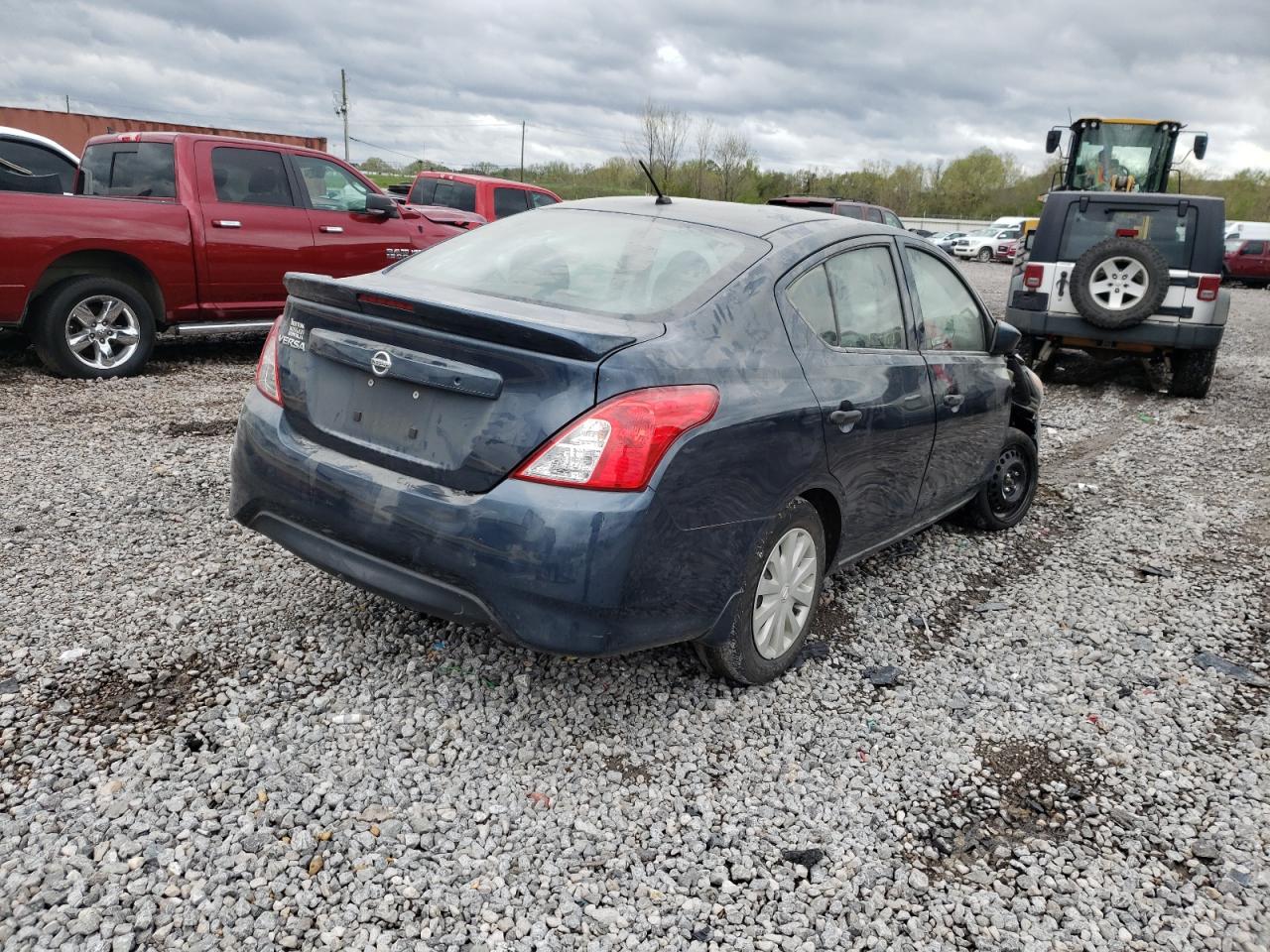 Photo 4 from auction – 2017 NISSAN VERSA S with VIN 3N1CN7AP5HL857399