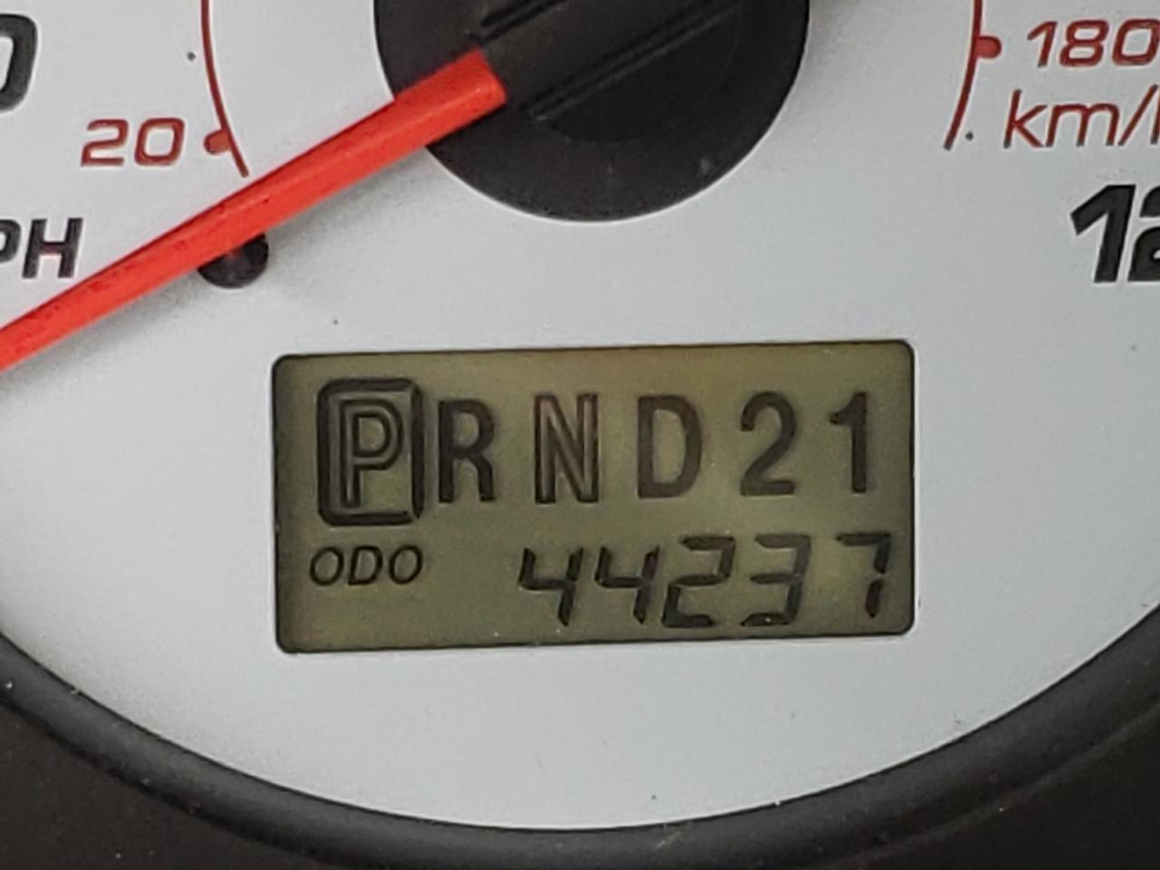 Photo 8 from auction – 2004 FORD ESCAPE XLT with VIN 1FMYU93144DA02277