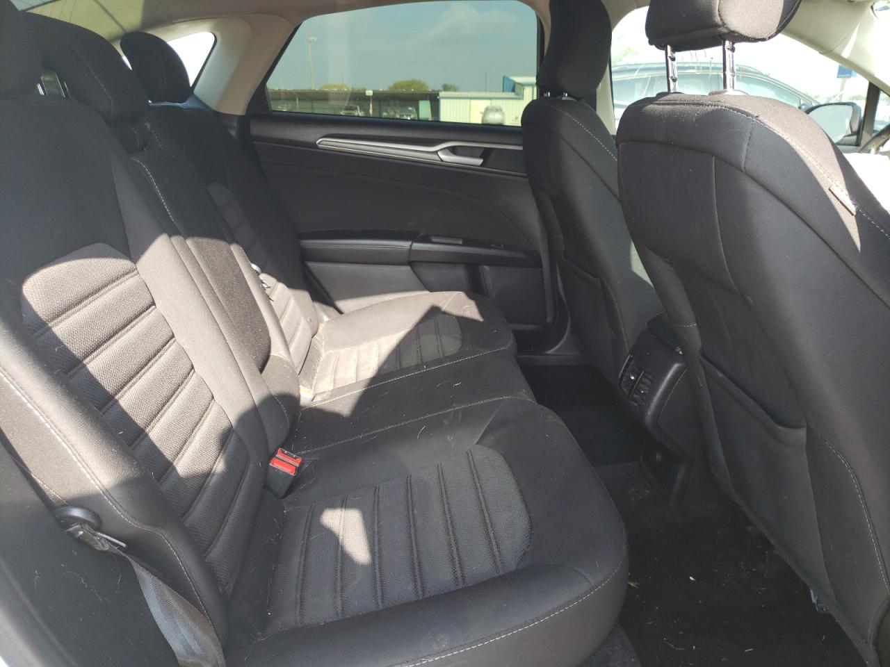 Photo 6 from auction – 2018 FORD FUSION SE with VIN 3FA6P0HD3JR210256
